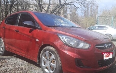 Hyundai Solaris II рестайлинг, 2012 год, 600 000 рублей, 2 фотография