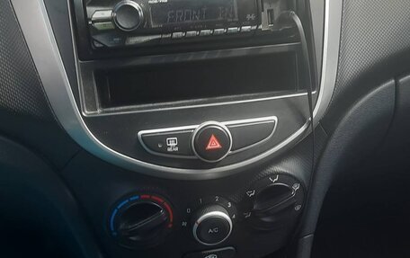 Hyundai Solaris II рестайлинг, 2012 год, 600 000 рублей, 12 фотография