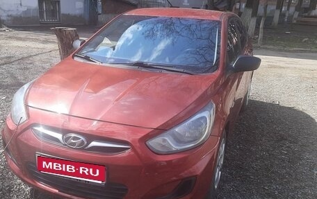 Hyundai Solaris II рестайлинг, 2012 год, 600 000 рублей, 10 фотография