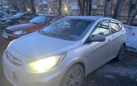 Hyundai Solaris II рестайлинг, 2011 год, 255 000 рублей, 5 фотография