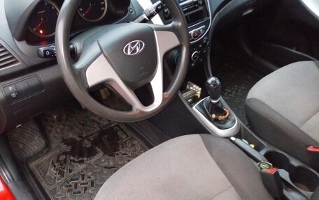 Hyundai Solaris II рестайлинг, 2011 год, 659 000 рублей, 6 фотография