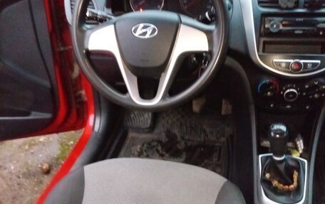 Hyundai Solaris II рестайлинг, 2011 год, 659 000 рублей, 9 фотография