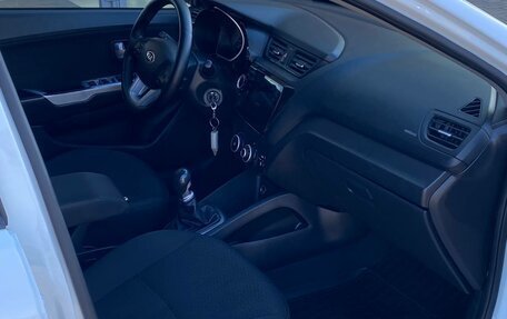 KIA Rio III рестайлинг, 2013 год, 809 000 рублей, 10 фотография