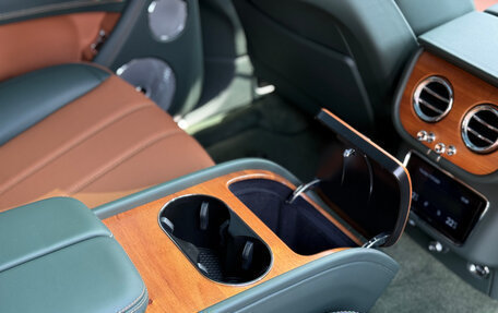 Bentley Bentayga I, 2023 год, 22 890 000 рублей, 16 фотография