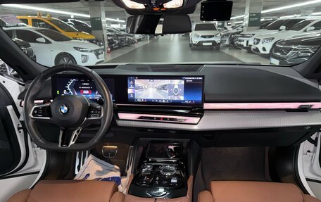 BMW 5 серия, 2025 год, 7 490 000 рублей, 14 фотография