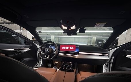 BMW 5 серия, 2025 год, 7 490 000 рублей, 13 фотография