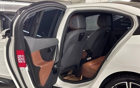 BMW 5 серия, 2025 год, 7 490 000 рублей, 18 фотография