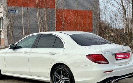 Mercedes-Benz E-Класс, 2019 год, 3 720 000 рублей, 4 фотография