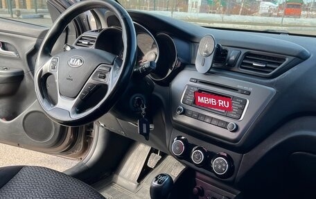 KIA Rio III рестайлинг, 2015 год, 1 000 000 рублей, 9 фотография