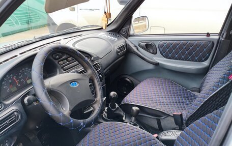 Chevrolet Niva I рестайлинг, 2004 год, 550 000 рублей, 10 фотография