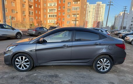 Hyundai Solaris II рестайлинг, 2011 год, 900 000 рублей, 3 фотография