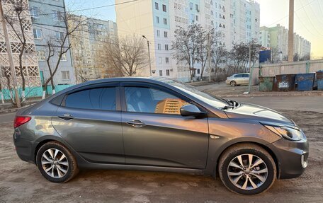 Hyundai Solaris II рестайлинг, 2011 год, 900 000 рублей, 7 фотография