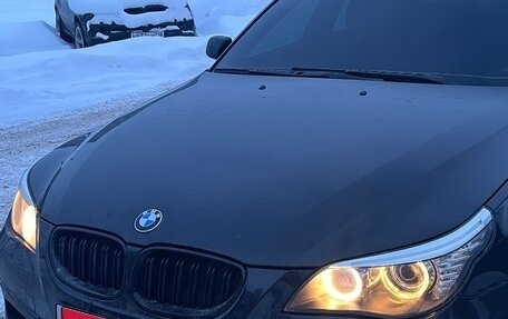 BMW 5 серия, 2004 год, 1 350 000 рублей, 3 фотография