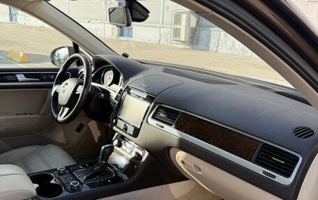 Volkswagen Touareg III, 2012 год, 2 390 000 рублей, 12 фотография