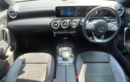 Mercedes-Benz CLA, 2021 год, 1 860 000 рублей, 10 фотография