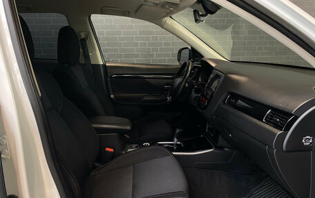 Mitsubishi Outlander III рестайлинг 3, 2019 год, 2 220 000 рублей, 11 фотография