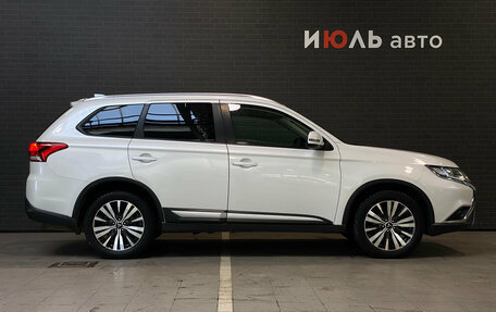Mitsubishi Outlander III рестайлинг 3, 2019 год, 2 220 000 рублей, 4 фотография