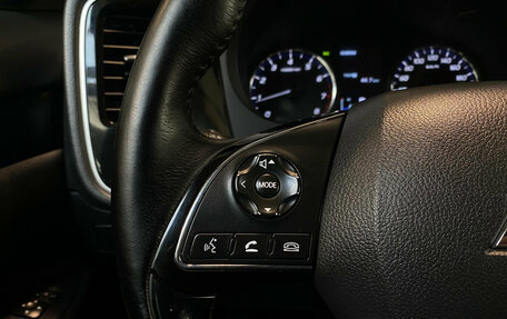 Mitsubishi Outlander III рестайлинг 3, 2019 год, 2 220 000 рублей, 18 фотография