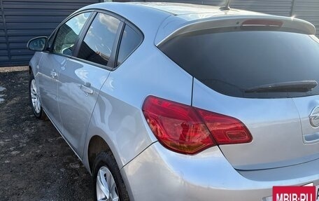 Opel Astra J, 2010 год, 570 000 рублей, 3 фотография