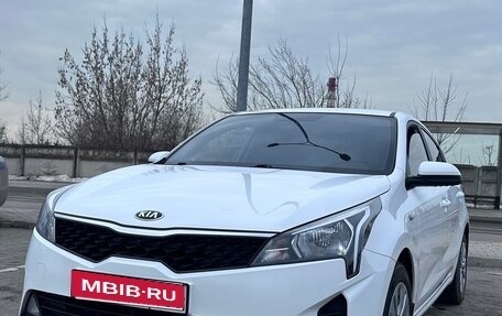 KIA Rio IV, 2021 год, 1 400 000 рублей, 1 фотография