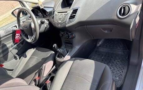 Ford Fiesta, 2015 год, 699 999 рублей, 27 фотография