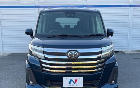 Toyota Roomy I, 2023 год, 1 050 000 рублей, 2 фотография