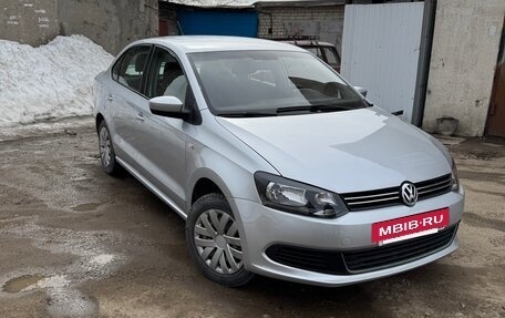 Volkswagen Polo VI (EU Market), 2013 год, 700 000 рублей, 2 фотография