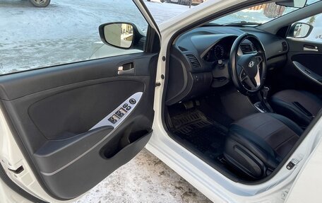 Hyundai Solaris II рестайлинг, 2014 год, 997 000 рублей, 18 фотография