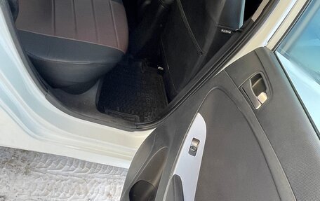 Hyundai Solaris II рестайлинг, 2014 год, 997 000 рублей, 22 фотография