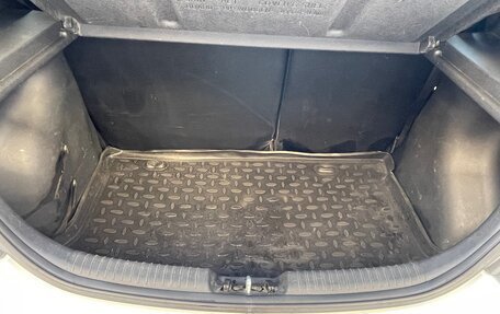 Hyundai Solaris II рестайлинг, 2014 год, 997 000 рублей, 23 фотография