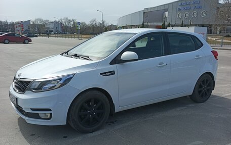 KIA Rio III рестайлинг, 2017 год, 880 000 рублей, 2 фотография