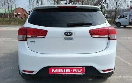 KIA Rio III рестайлинг, 2017 год, 880 000 рублей, 4 фотография