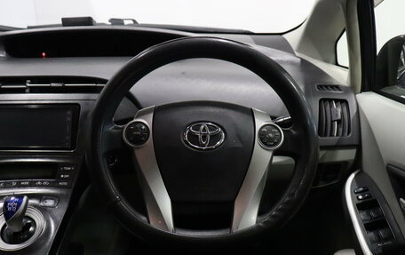 Toyota Prius, 2011 год, 1 045 000 рублей, 7 фотография