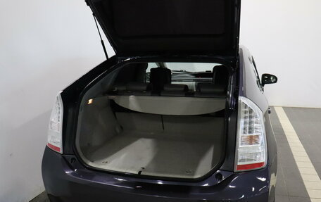 Toyota Prius, 2011 год, 1 045 000 рублей, 14 фотография