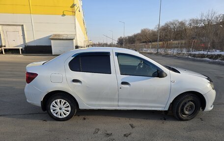 Renault Logan II, 2015 год, 410 000 рублей, 3 фотография