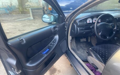 Dodge Stratus II, 2002 год, 330 000 рублей, 7 фотография