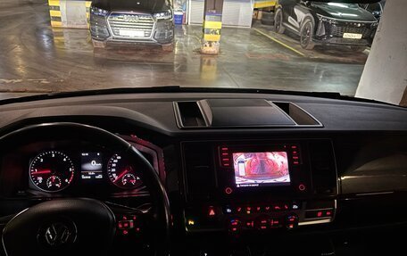 Volkswagen Multivan T6 рестайлинг, 2019 год, 4 200 000 рублей, 5 фотография