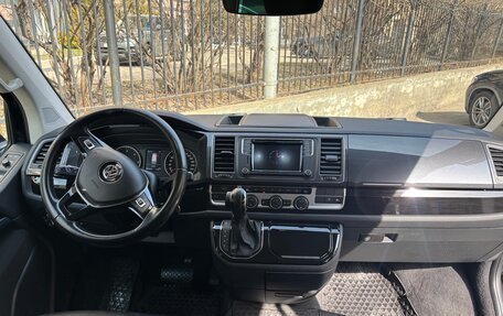 Volkswagen Multivan T6 рестайлинг, 2019 год, 4 200 000 рублей, 9 фотография