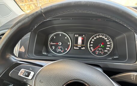 Volkswagen Multivan T6 рестайлинг, 2019 год, 4 200 000 рублей, 8 фотография