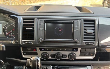 Volkswagen Multivan T6 рестайлинг, 2019 год, 4 200 000 рублей, 7 фотография