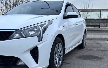 KIA Rio IV, 2021 год, 1 400 000 рублей, 3 фотография