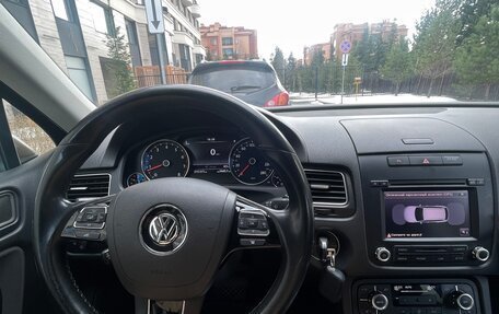 Volkswagen Touareg III, 2011 год, 1 850 000 рублей, 4 фотография