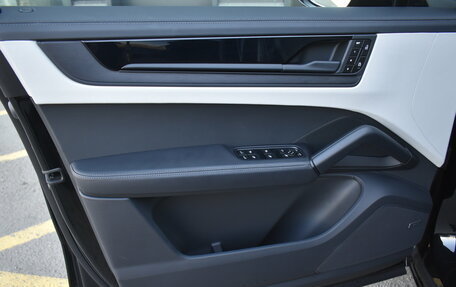 Porsche Cayenne III, 2026 год, 18 990 000 рублей, 18 фотография