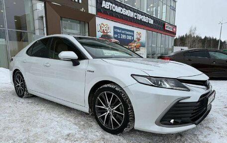 Toyota Camry, 2022 год, 3 536 000 рублей, 6 фотография