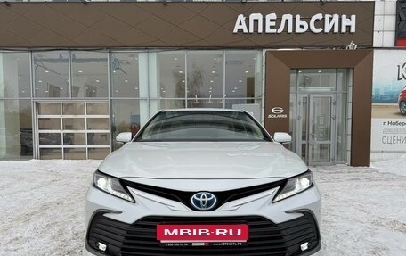 Toyota Camry, 2022 год, 3 536 000 рублей, 2 фотография