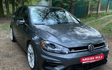 Volkswagen Golf R VII, 2019 год, 2 800 000 рублей, 2 фотография