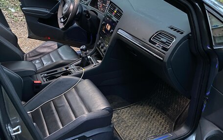 Volkswagen Golf R VII, 2019 год, 2 800 000 рублей, 10 фотография