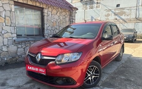 Renault Logan II, 2018 год, 880 000 рублей, 2 фотография