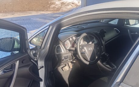 Opel Astra J, 2012 год, 750 000 рублей, 9 фотография