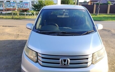 Honda Freed I, 2010 год, 850 000 рублей, 1 фотография